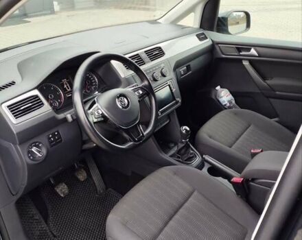 Черный Фольксваген Кадди, объемом двигателя 1.97 л и пробегом 274 тыс. км за 17800 $, фото 45 на Automoto.ua