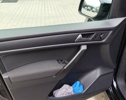 Черный Фольксваген Кадди, объемом двигателя 1.97 л и пробегом 274 тыс. км за 17800 $, фото 54 на Automoto.ua