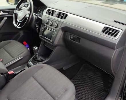 Черный Фольксваген Кадди, объемом двигателя 1.97 л и пробегом 274 тыс. км за 17800 $, фото 58 на Automoto.ua