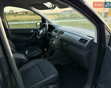 Черный Фольксваген Кадди, объемом двигателя 1.97 л и пробегом 273 тыс. км за 14200 $, фото 9 на Automoto.ua