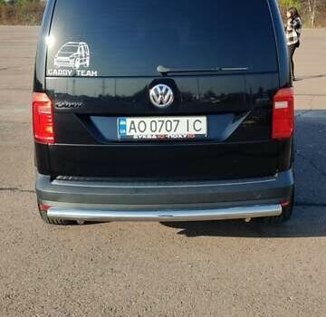 Черный Фольксваген Кадди, объемом двигателя 2 л и пробегом 225 тыс. км за 18000 $, фото 3 на Automoto.ua