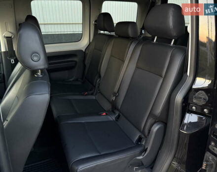 Черный Фольксваген Кадди, объемом двигателя 1.97 л и пробегом 273 тыс. км за 14200 $, фото 12 на Automoto.ua