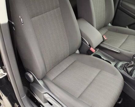 Черный Фольксваген Кадди, объемом двигателя 1.97 л и пробегом 274 тыс. км за 17800 $, фото 61 на Automoto.ua