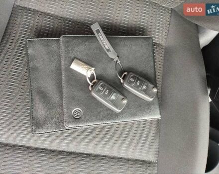 Черный Фольксваген Кадди, объемом двигателя 1.97 л и пробегом 274 тыс. км за 17800 $, фото 103 на Automoto.ua