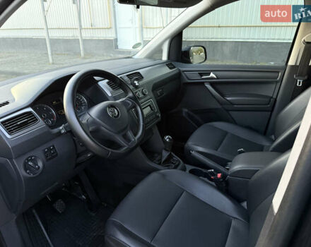 Черный Фольксваген Кадди, объемом двигателя 1.97 л и пробегом 273 тыс. км за 14200 $, фото 10 на Automoto.ua