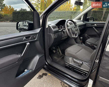 Черный Фольксваген Кадди, объемом двигателя 1.97 л и пробегом 237 тыс. км за 16500 $, фото 20 на Automoto.ua