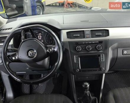 Черный Фольксваген Кадди, объемом двигателя 1.97 л и пробегом 274 тыс. км за 15000 $, фото 8 на Automoto.ua