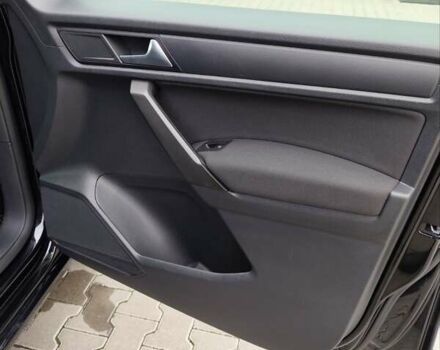 Черный Фольксваген Кадди, объемом двигателя 1.97 л и пробегом 274 тыс. км за 17800 $, фото 56 на Automoto.ua