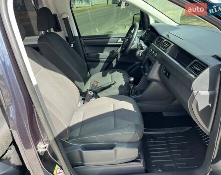 Черный Фольксваген Кадди, объемом двигателя 1.97 л и пробегом 230 тыс. км за 17800 $, фото 8 на Automoto.ua