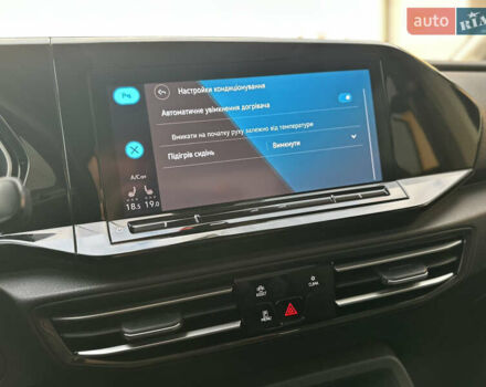 Черный Фольксваген Кадди, объемом двигателя 2 л и пробегом 155 тыс. км за 26950 $, фото 57 на Automoto.ua