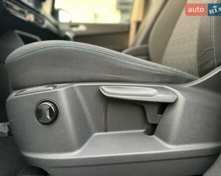 Черный Фольксваген Кадди, объемом двигателя 2 л и пробегом 155 тыс. км за 26950 $, фото 86 на Automoto.ua