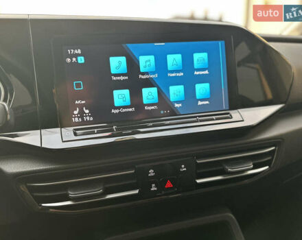 Черный Фольксваген Кадди, объемом двигателя 2 л и пробегом 155 тыс. км за 26950 $, фото 56 на Automoto.ua