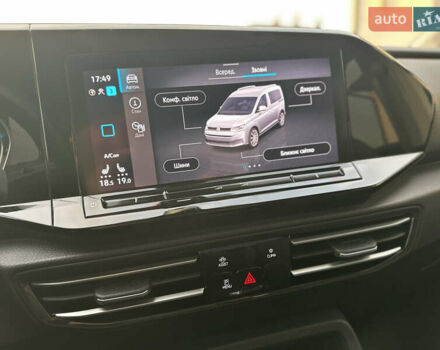 Черный Фольксваген Кадди, объемом двигателя 2 л и пробегом 155 тыс. км за 26950 $, фото 64 на Automoto.ua