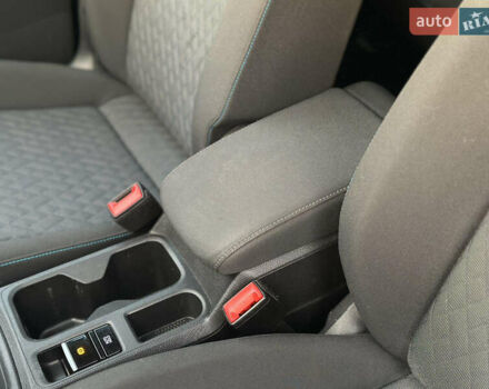 Черный Фольксваген Кадди, объемом двигателя 2 л и пробегом 155 тыс. км за 26950 $, фото 80 на Automoto.ua