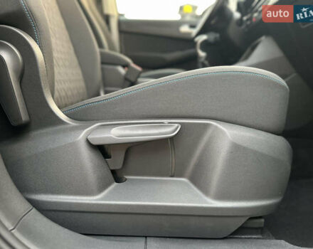 Черный Фольксваген Кадди, объемом двигателя 2 л и пробегом 155 тыс. км за 26950 $, фото 83 на Automoto.ua