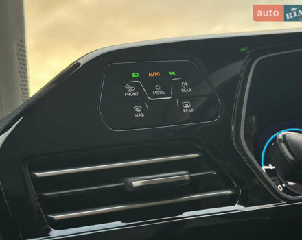 Черный Фольксваген Кадди, объемом двигателя 2 л и пробегом 155 тыс. км за 26950 $, фото 74 на Automoto.ua