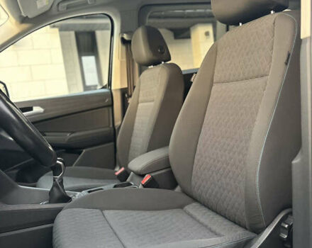 Черный Фольксваген Кадди, объемом двигателя 2 л и пробегом 155 тыс. км за 26950 $, фото 85 на Automoto.ua