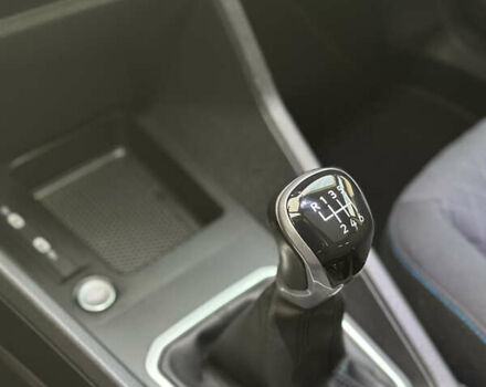 Черный Фольксваген Кадди, объемом двигателя 2 л и пробегом 155 тыс. км за 26950 $, фото 81 на Automoto.ua