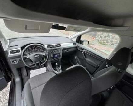 Чорний Фольксваген Кадді, об'ємом двигуна 1.4 л та пробігом 277 тис. км за 16300 $, фото 17 на Automoto.ua