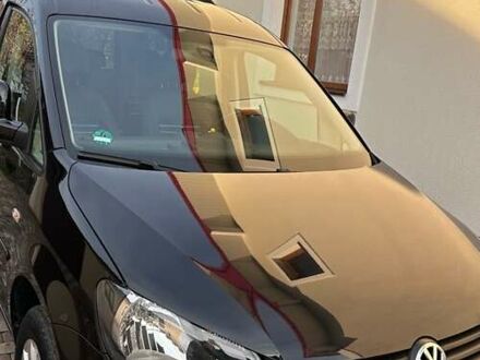 Черный Фольксваген Кадди, объемом двигателя 1.6 л и пробегом 238 тыс. км за 11300 $, фото 1 на Automoto.ua