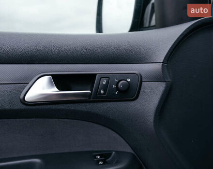 Фиолетовый Фольксваген Кадди, объемом двигателя 1.6 л и пробегом 265 тыс. км за 13500 $, фото 37 на Automoto.ua