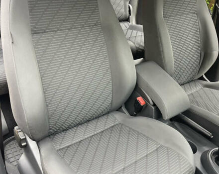 Фиолетовый Фольксваген Кадди, объемом двигателя 1.97 л и пробегом 254 тыс. км за 12800 $, фото 11 на Automoto.ua