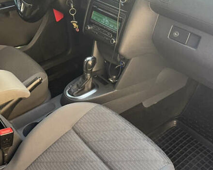 Фиолетовый Фольксваген Кадди, объемом двигателя 1.97 л и пробегом 254 тыс. км за 12800 $, фото 9 на Automoto.ua