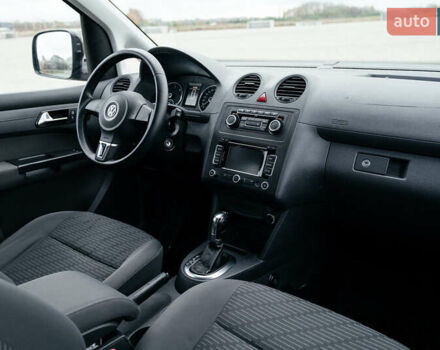 Фиолетовый Фольксваген Кадди, объемом двигателя 1.6 л и пробегом 265 тыс. км за 13500 $, фото 31 на Automoto.ua