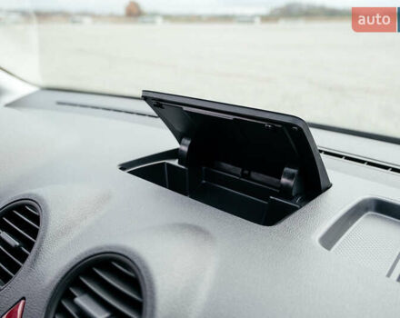 Фиолетовый Фольксваген Кадди, объемом двигателя 1.6 л и пробегом 265 тыс. км за 13500 $, фото 75 на Automoto.ua