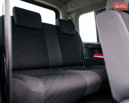 Фиолетовый Фольксваген Кадди, объемом двигателя 1.6 л и пробегом 265 тыс. км за 13500 $, фото 52 на Automoto.ua