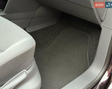 Фиолетовый Фольксваген Кадди, объемом двигателя 1.6 л и пробегом 265 тыс. км за 11499 $, фото 85 на Automoto.ua