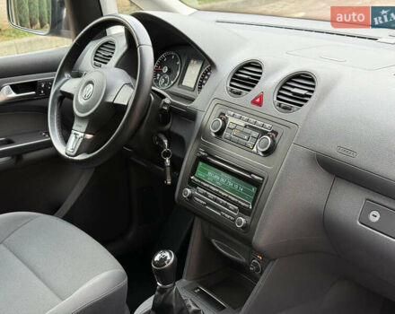 Фиолетовый Фольксваген Кадди, объемом двигателя 1.6 л и пробегом 265 тыс. км за 11499 $, фото 83 на Automoto.ua