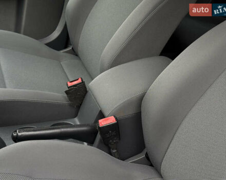 Фиолетовый Фольксваген Кадди, объемом двигателя 1.6 л и пробегом 265 тыс. км за 11499 $, фото 47 на Automoto.ua