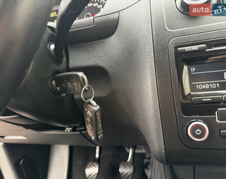 Фиолетовый Фольксваген Кадди, объемом двигателя 1.6 л и пробегом 265 тыс. км за 11499 $, фото 54 на Automoto.ua