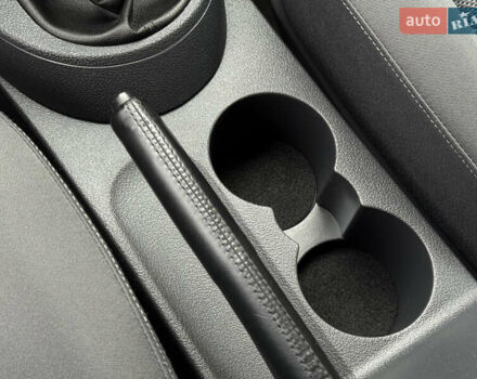 Фиолетовый Фольксваген Кадди, объемом двигателя 1.6 л и пробегом 265 тыс. км за 11499 $, фото 62 на Automoto.ua