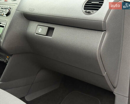 Фиолетовый Фольксваген Кадди, объемом двигателя 1.6 л и пробегом 265 тыс. км за 11499 $, фото 84 на Automoto.ua