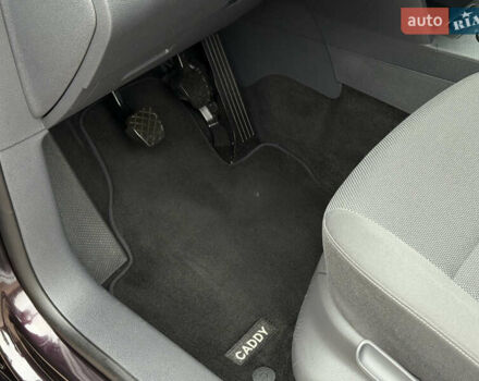 Фиолетовый Фольксваген Кадди, объемом двигателя 1.6 л и пробегом 265 тыс. км за 11499 $, фото 43 на Automoto.ua