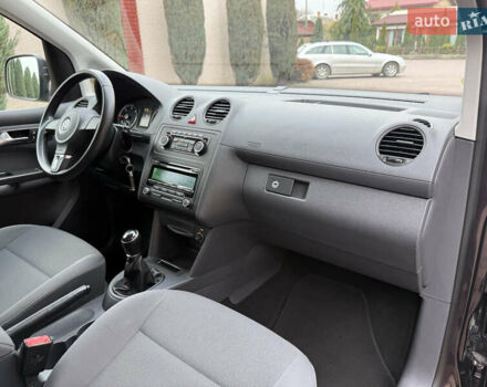 Фиолетовый Фольксваген Кадди, объемом двигателя 1.6 л и пробегом 265 тыс. км за 11499 $, фото 82 на Automoto.ua