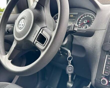 Фиолетовый Фольксваген Кадди, объемом двигателя 1.6 л и пробегом 186 тыс. км за 12000 $, фото 3 на Automoto.ua