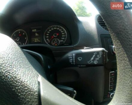 Фиолетовый Фольксваген Кадди, объемом двигателя 1.6 л и пробегом 186 тыс. км за 12000 $, фото 14 на Automoto.ua