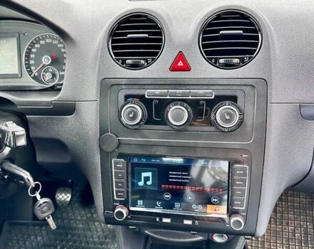 Фиолетовый Фольксваген Кадди, объемом двигателя 1.6 л и пробегом 186 тыс. км за 12000 $, фото 6 на Automoto.ua