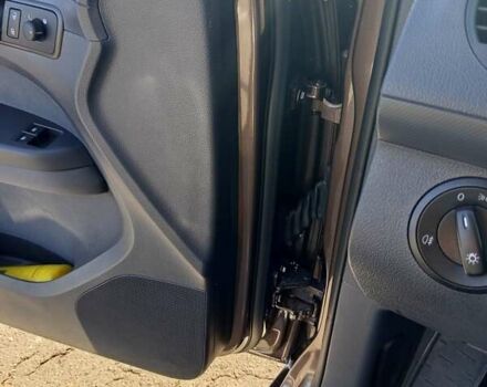 Коричневый Фольксваген Кадди, объемом двигателя 1.6 л и пробегом 287 тыс. км за 11000 $, фото 7 на Automoto.ua