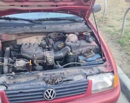 Красный Фольксваген Кадди, объемом двигателя 1.9 л и пробегом 200 тыс. км за 2000 $, фото 1 на Automoto.ua