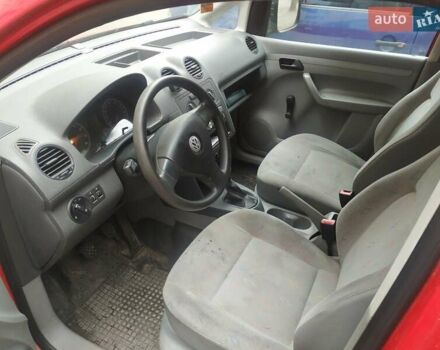 Красный Фольксваген Кадди, объемом двигателя 1.6 л и пробегом 80 тыс. км за 7000 $, фото 16 на Automoto.ua