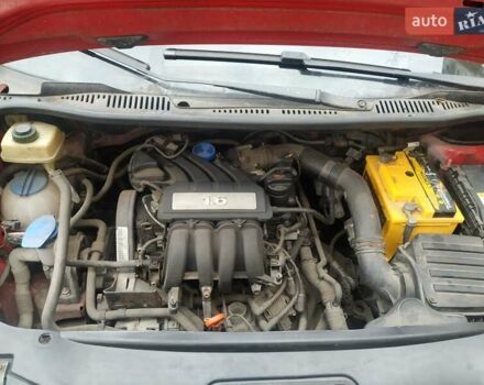 Красный Фольксваген Кадди, объемом двигателя 1.6 л и пробегом 80 тыс. км за 7000 $, фото 24 на Automoto.ua