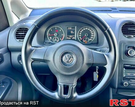 Красный Фольксваген Кадди, объемом двигателя 1.6 л и пробегом 250 тыс. км за 11900 $, фото 9 на Automoto.ua