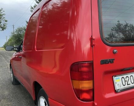 Красный Фольксваген Кадди, объемом двигателя 1.6 л и пробегом 300 тыс. км за 1850 $, фото 14 на Automoto.ua