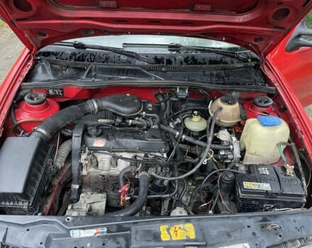 Красный Фольксваген Кадди, объемом двигателя 1.6 л и пробегом 300 тыс. км за 1850 $, фото 19 на Automoto.ua