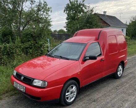 Красный Фольксваген Кадди, объемом двигателя 1.6 л и пробегом 300 тыс. км за 1850 $, фото 1 на Automoto.ua