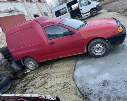 Красный Фольксваген Кадди, объемом двигателя 1.4 л и пробегом 400 тыс. км за 1583 $, фото 1 на Automoto.ua